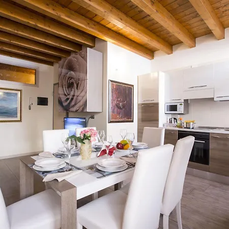 Apartment Medioevo In Centro Como