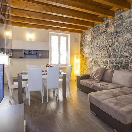Medioevo In Centro Apartment *