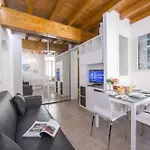 Lägenhet Medioevo In Centro Como