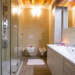 Lägenhet Medioevo In Centro Como